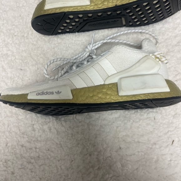 Wmns NMD_R1 V2 'Gold Boost - Picture 3 of 9